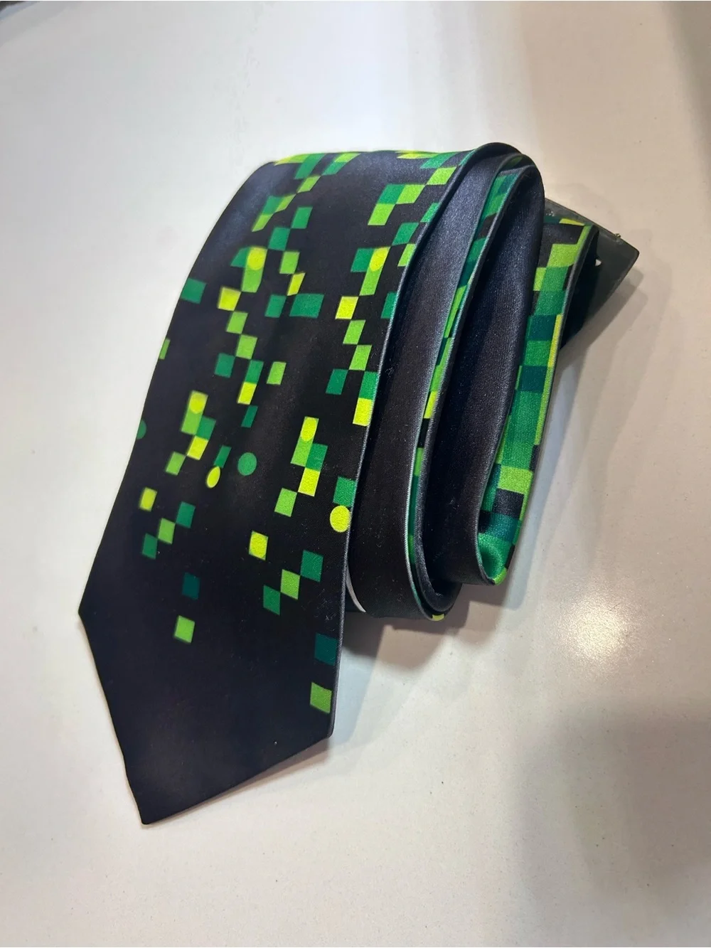 Men’s Black Green Pixel Geometric 8-Bit Digital Tech Necktie